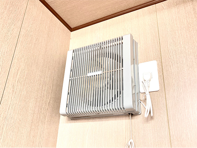 換気扇(屋内側)